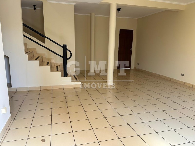 Sobrado, 3 quartos, 221 m² - Foto 1